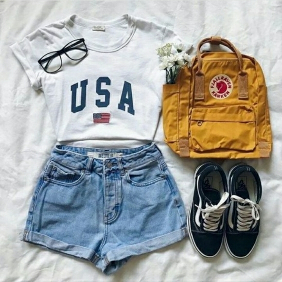 Brandy Melville Tops - Trendy outfit mystery box!